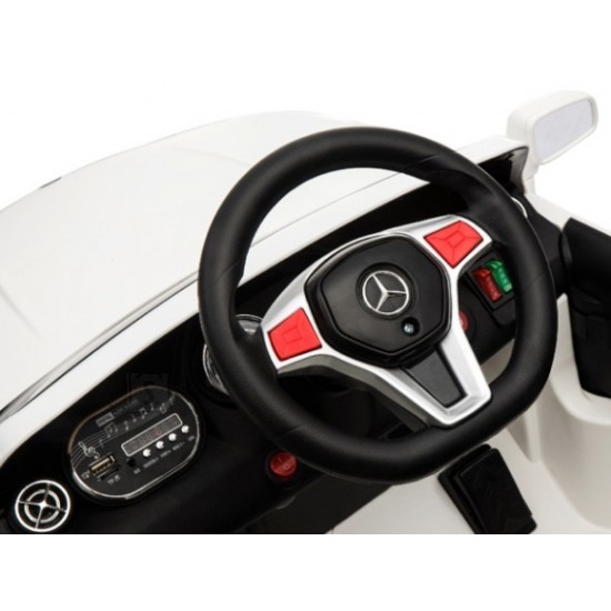 Автомобил на акумулатор - Mercedes Benz GLA 45 white licensed design