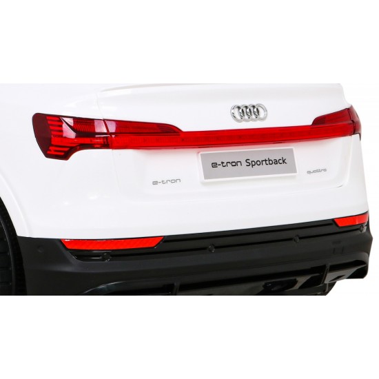 Автомобил на акумулатор - Audi E-Tron white