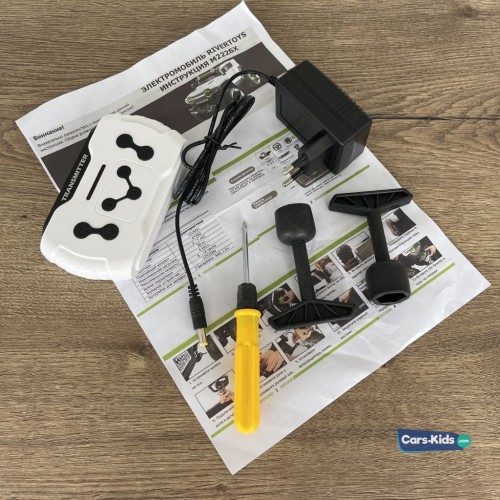 Автомобил на акумулатор - SAFARI JEEP white